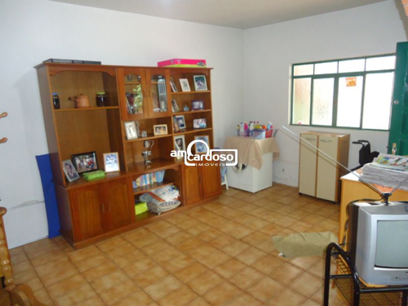 Sobrado com 3 quartos, 2 banheiros e 230m² à venda no bairro Jardim Sao Pedro, Porto Alegre