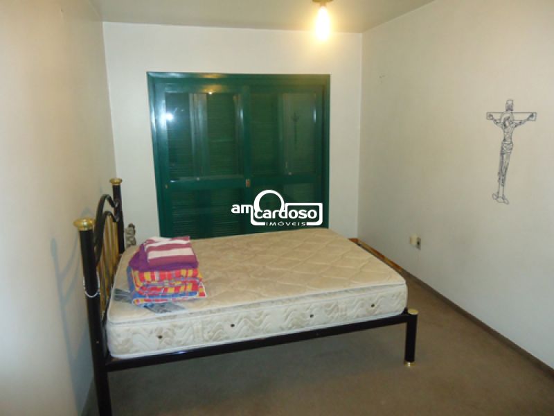 Sobrado com 3 quartos, 2 banheiros e 230m² à venda no bairro Jardim Sao Pedro, Porto Alegre