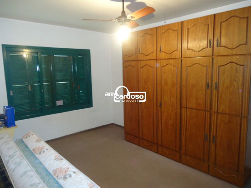 Sobrado com 3 quartos, 2 banheiros e 230m² à venda no bairro Jardim Sao Pedro, Porto Alegre