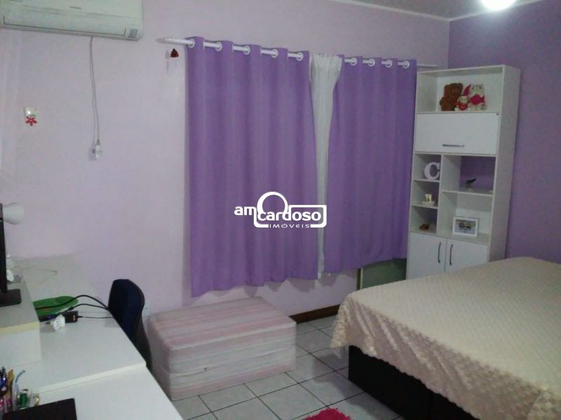 Casa com 4 quartos, 5 banheiros e 220m² à venda no bairro Sarandi, Porto Alegre