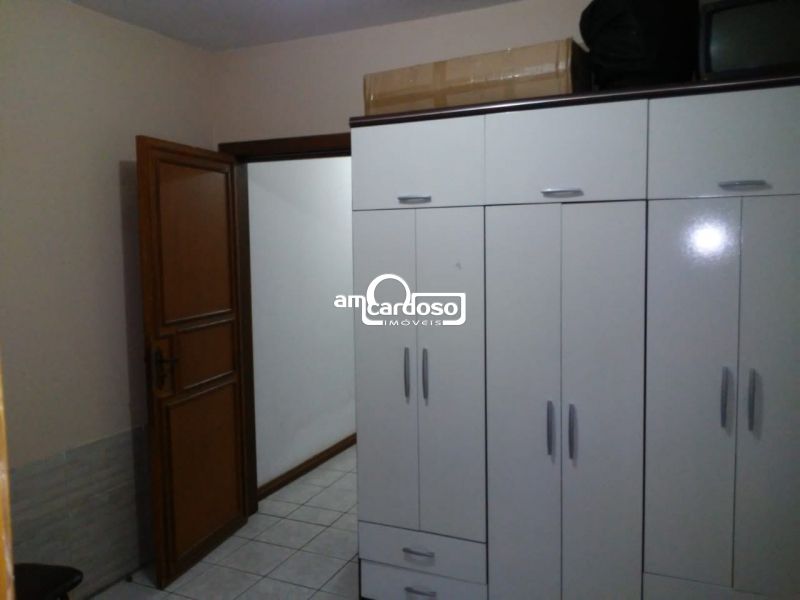 Casa com 4 quartos, 5 banheiros e 220m² à venda no bairro Sarandi, Porto Alegre