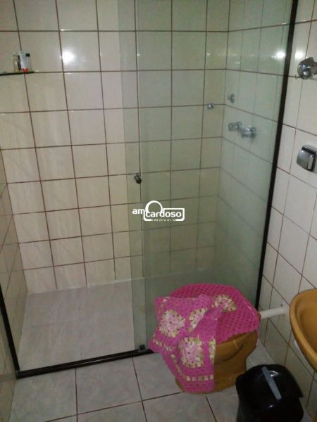Casa com 4 quartos, 5 banheiros e 220m² à venda no bairro Sarandi, Porto Alegre