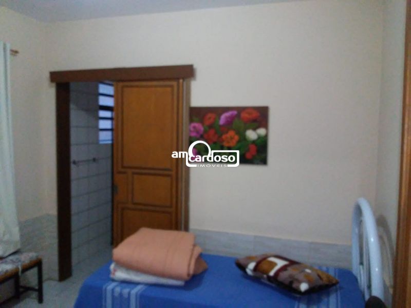 Casa com 4 quartos, 5 banheiros e 220m² à venda no bairro Sarandi, Porto Alegre