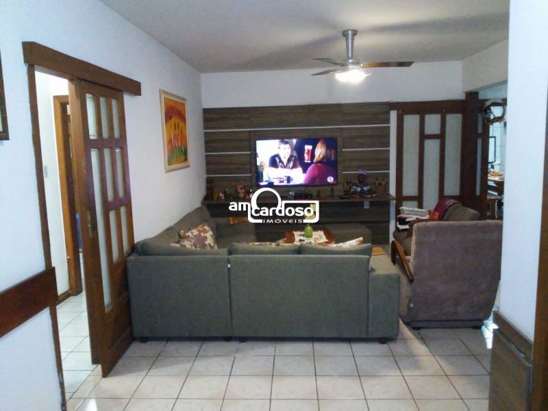 Casa com 4 quartos, 5 banheiros e 220m² à venda no bairro Sarandi, Porto Alegre