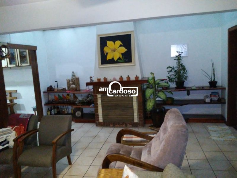 Casa com 4 quartos, 5 banheiros e 220m² à venda no bairro Sarandi, Porto Alegre