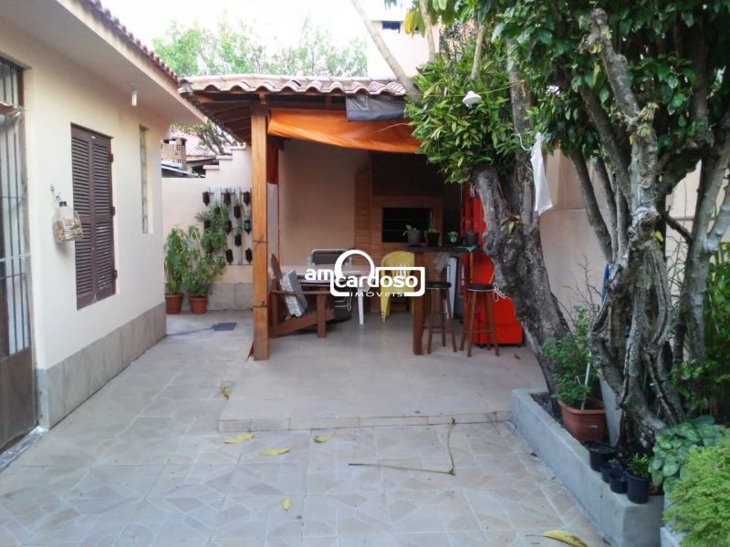 Casa com 4 quartos, 5 banheiros e 220m² à venda no bairro Sarandi, Porto Alegre