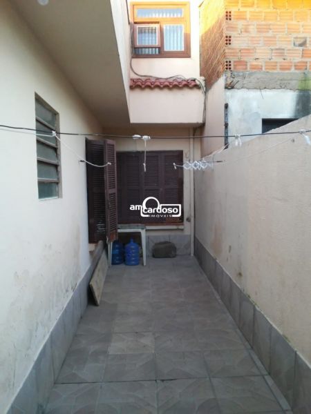 Casa com 4 quartos, 5 banheiros e 220m² à venda no bairro Sarandi, Porto Alegre