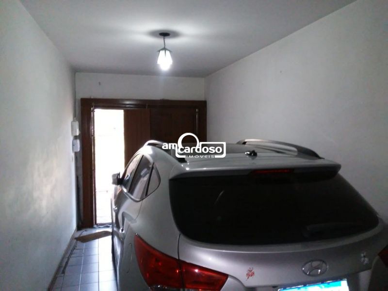 Casa com 4 quartos, 5 banheiros e 220m² à venda no bairro Sarandi, Porto Alegre