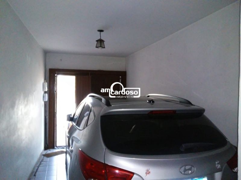 Casa com 4 quartos, 5 banheiros e 220m² à venda no bairro Sarandi, Porto Alegre