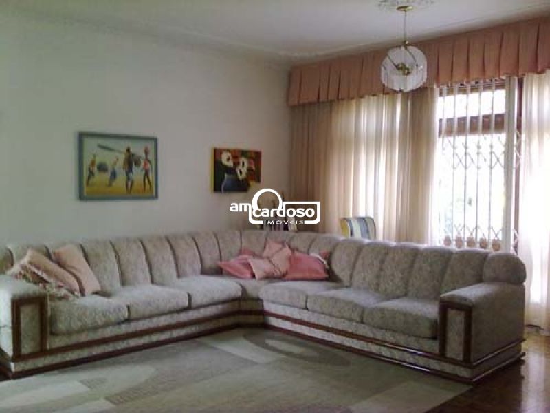 Casa com 3 quartos, 3 banheiros e 270m² à venda no bairro Sao Sebastiao, Porto Alegre