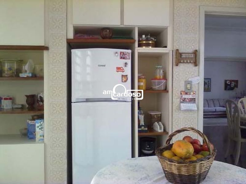 Casa com 3 quartos, 3 banheiros e 270m² à venda no bairro Sao Sebastiao, Porto Alegre