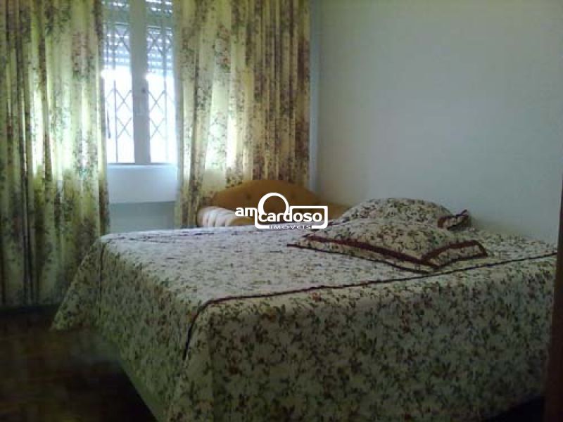 Casa com 3 quartos, 3 banheiros e 270m² à venda no bairro Sao Sebastiao, Porto Alegre