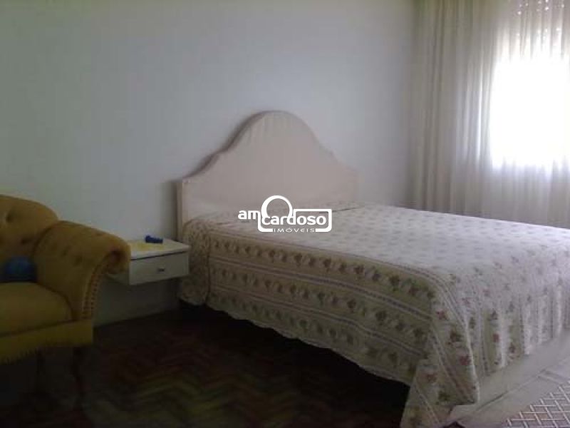 Casa com 3 quartos, 3 banheiros e 270m² à venda no bairro Sao Sebastiao, Porto Alegre
