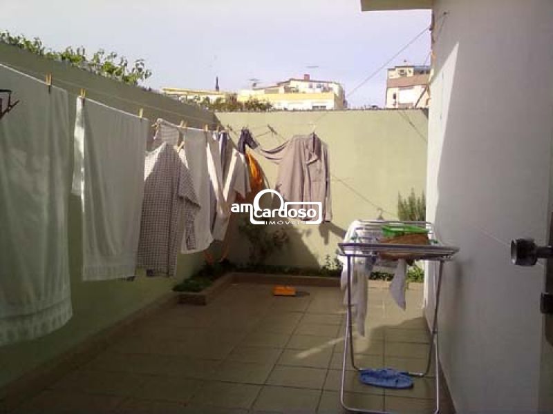 Casa com 3 quartos, 3 banheiros e 270m² à venda no bairro Sao Sebastiao, Porto Alegre