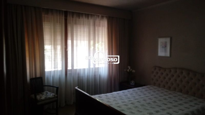 Casa com 3 quartos, 4 banheiros e 250m² à venda no bairro Jardim Lindoia, Porto Alegre