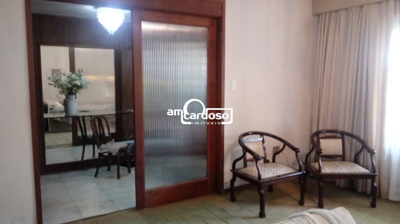 Casa com 3 quartos, 4 banheiros e 250m² à venda no bairro Jardim Lindoia, Porto Alegre