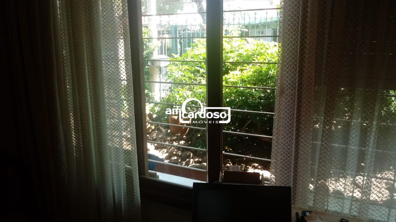 Casa com 3 quartos, 4 banheiros e 250m² à venda no bairro Jardim Lindoia, Porto Alegre