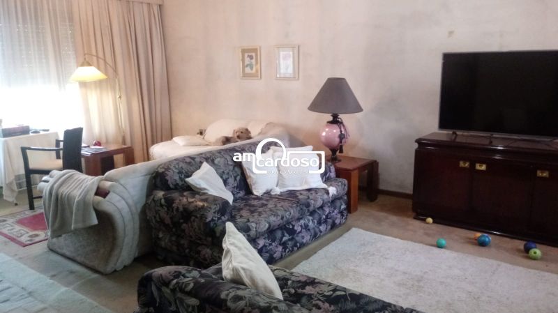 Casa com 3 quartos, 4 banheiros e 250m² à venda no bairro Jardim Lindoia, Porto Alegre