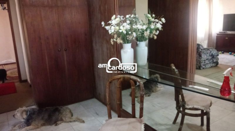 Casa com 3 quartos, 4 banheiros e 250m² à venda no bairro Jardim Lindoia, Porto Alegre