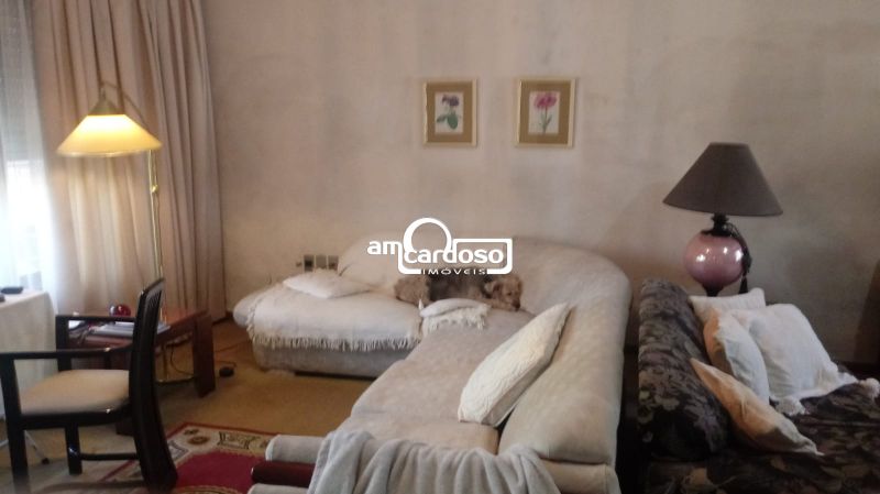 Casa com 3 quartos, 4 banheiros e 250m² à venda no bairro Jardim Lindoia, Porto Alegre