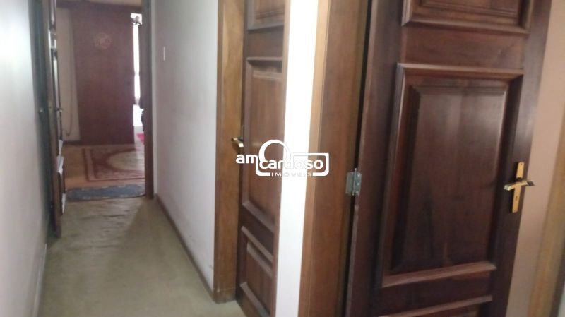 Casa com 3 quartos, 4 banheiros e 250m² à venda no bairro Jardim Lindoia, Porto Alegre