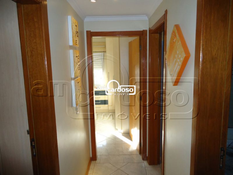 Cobertura com 3 quartos, 3 banheiros e 216m² à venda no bairro Sao Sebastiao, Porto Alegre