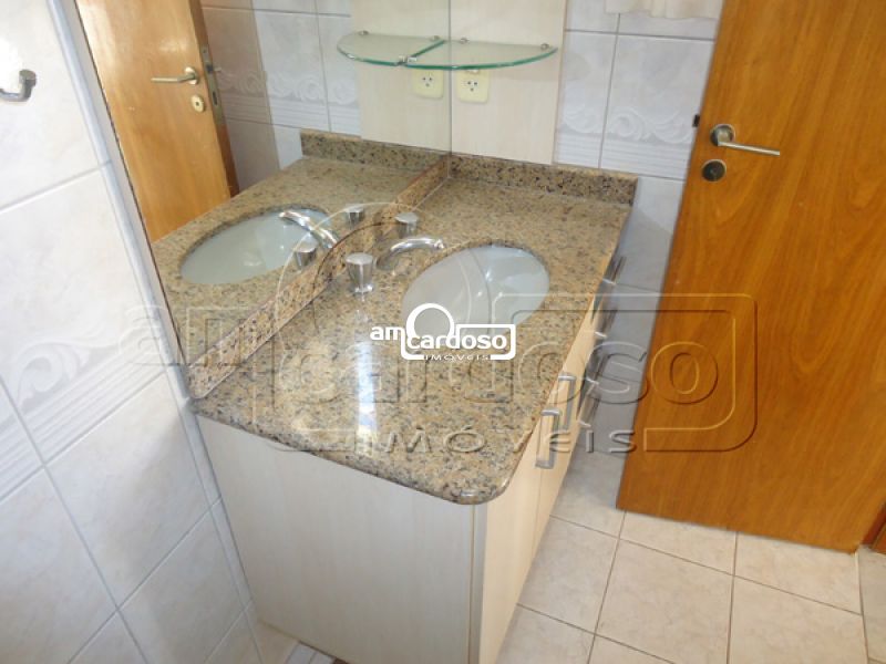 Cobertura com 3 quartos, 3 banheiros e 216m² à venda no bairro Sao Sebastiao, Porto Alegre