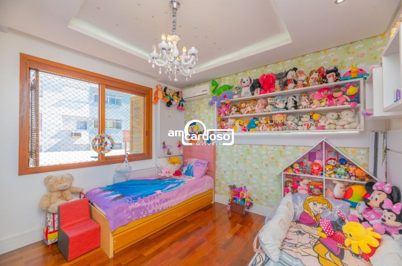 Apartamento com 3 quartos, 2 banheiros e 228m² à venda no bairro Cristo Redentor, Porto Alegre