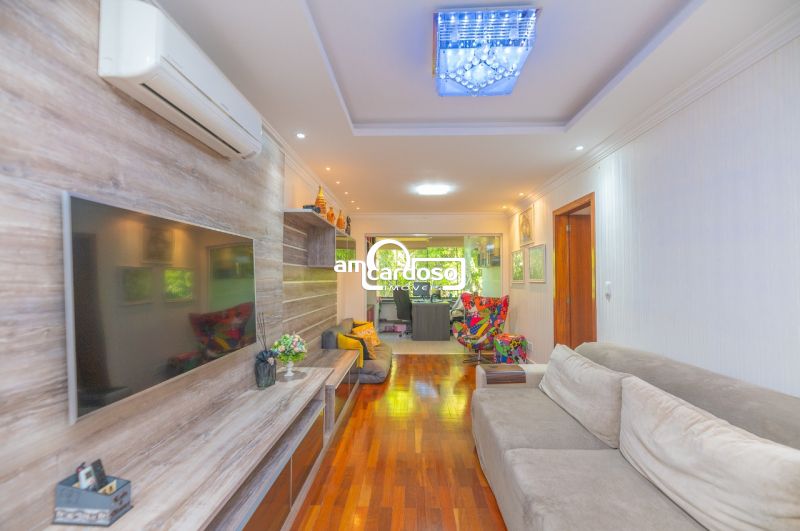 Apartamento com 3 quartos, 2 banheiros e 228m² à venda no bairro Cristo Redentor, Porto Alegre