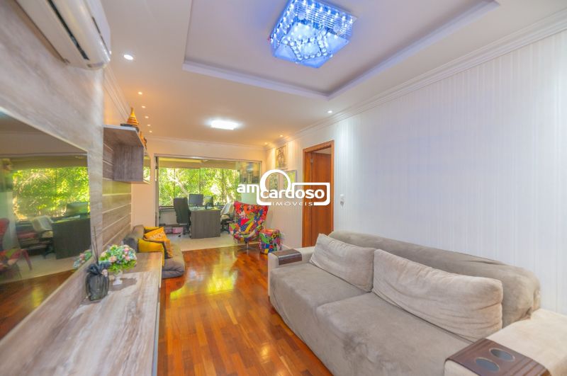Apartamento com 3 quartos, 2 banheiros e 228m² à venda no bairro Cristo Redentor, Porto Alegre