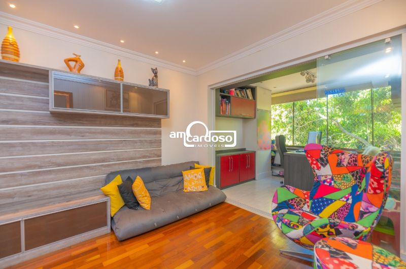 Apartamento com 3 quartos, 2 banheiros e 228m² à venda no bairro Cristo Redentor, Porto Alegre