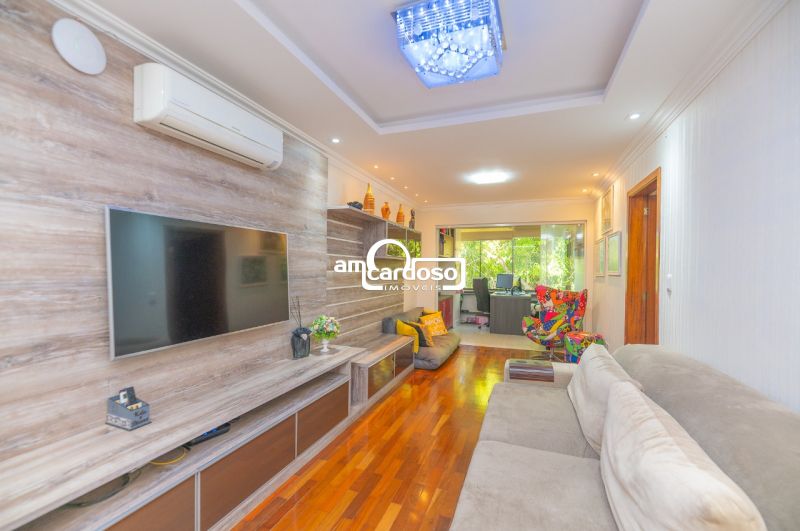 Apartamento com 3 quartos, 2 banheiros e 228m² à venda no bairro Cristo Redentor, Porto Alegre