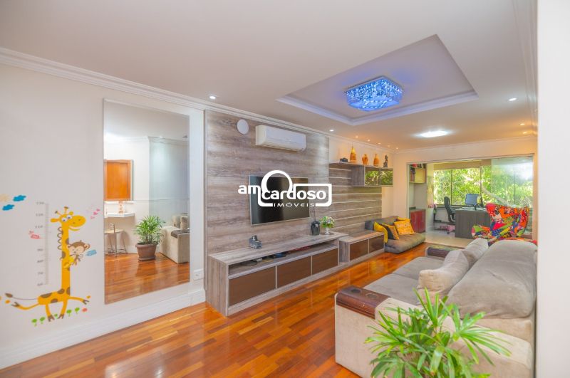 Apartamento com 3 quartos, 2 banheiros e 228m² à venda no bairro Cristo Redentor, Porto Alegre