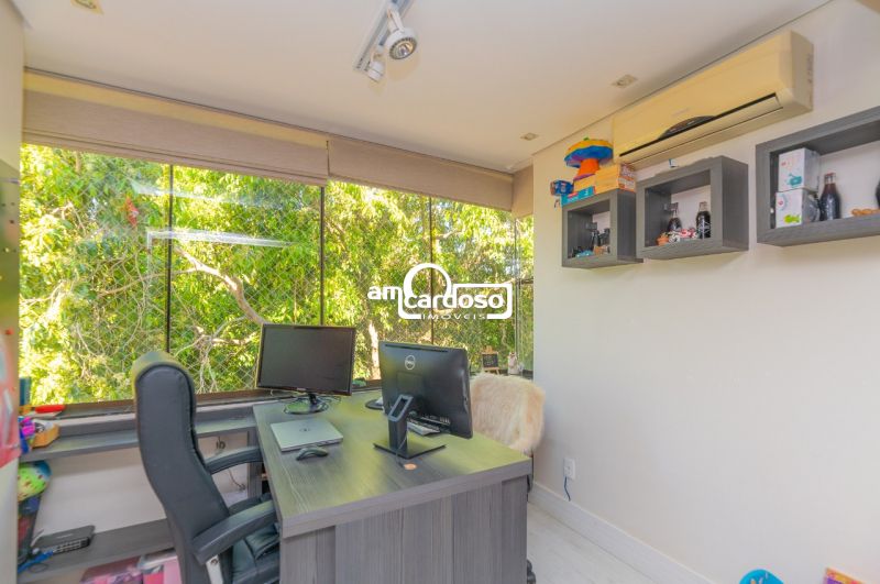 Apartamento com 3 quartos, 2 banheiros e 228m² à venda no bairro Cristo Redentor, Porto Alegre