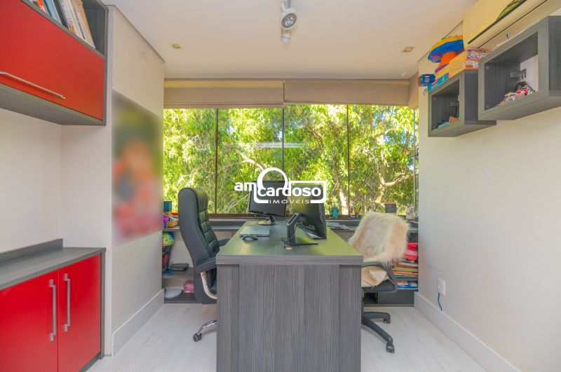 Apartamento com 3 quartos, 2 banheiros e 228m² à venda no bairro Cristo Redentor, Porto Alegre