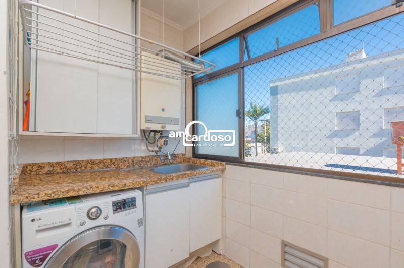 Apartamento com 3 quartos, 2 banheiros e 228m² à venda no bairro Cristo Redentor, Porto Alegre