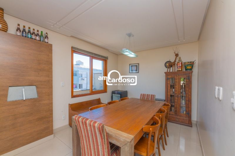 Apartamento com 3 quartos, 2 banheiros e 228m² à venda no bairro Cristo Redentor, Porto Alegre