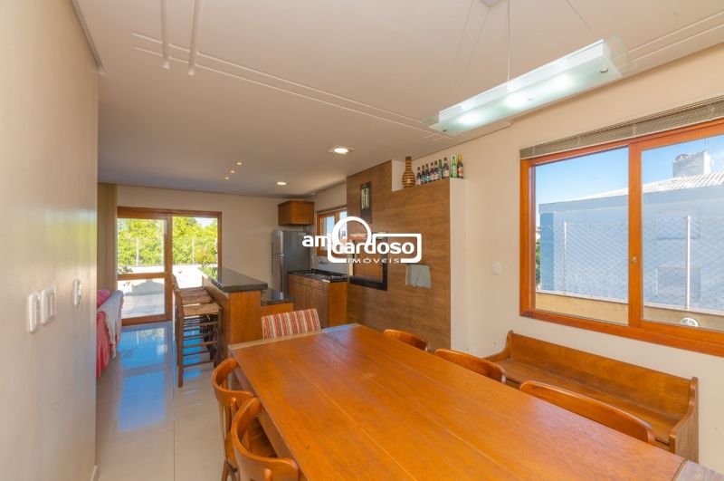 Apartamento com 3 quartos, 2 banheiros e 228m² à venda no bairro Cristo Redentor, Porto Alegre
