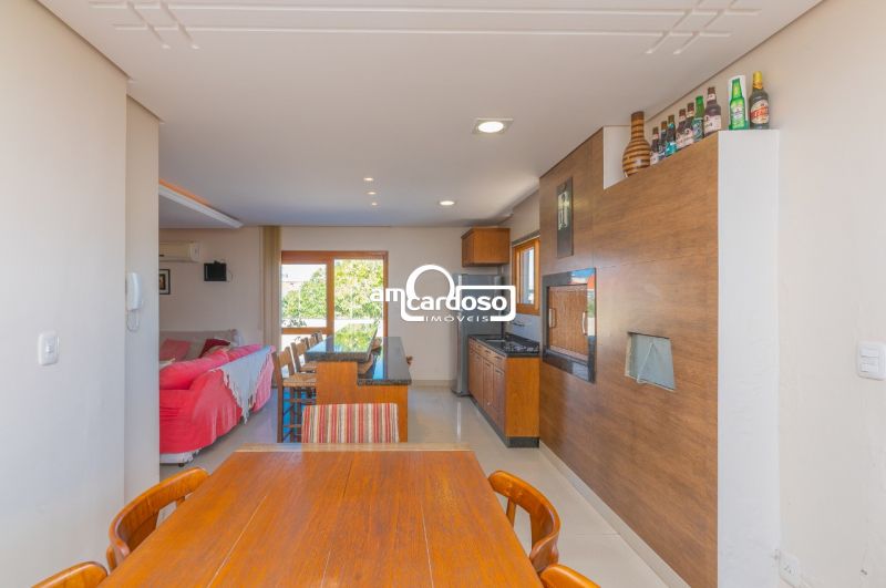 Apartamento com 3 quartos, 2 banheiros e 228m² à venda no bairro Cristo Redentor, Porto Alegre