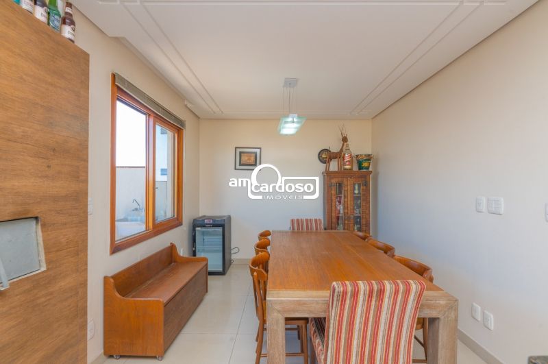 Apartamento com 3 quartos, 2 banheiros e 228m² à venda no bairro Cristo Redentor, Porto Alegre