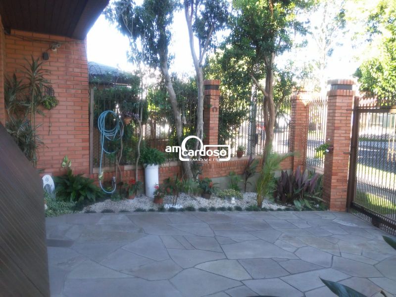 Casa com 3 quartos, 3 banheiros e 212m² à venda no bairro Jardim Floresta, Porto Alegre