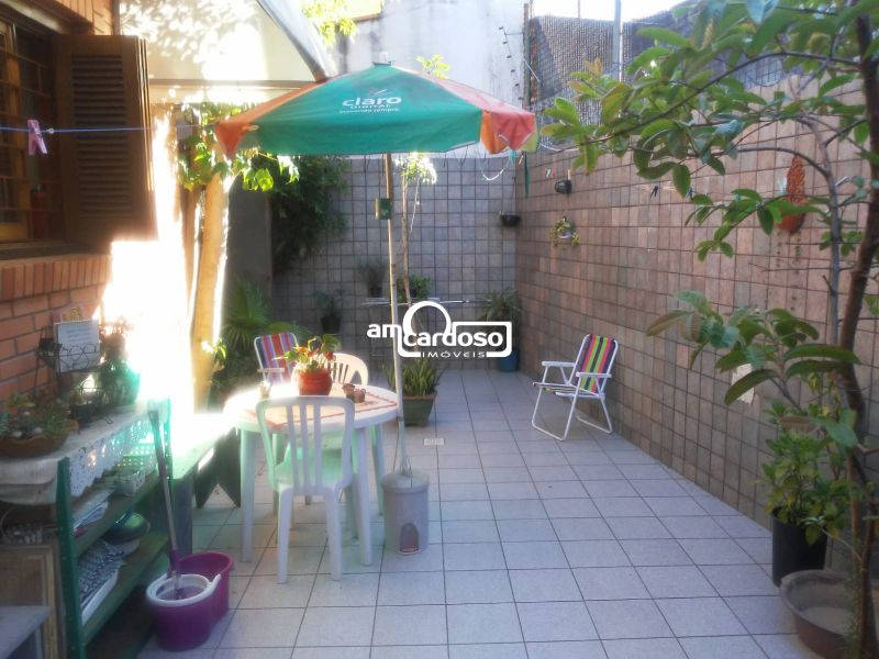 Casa com 3 quartos, 3 banheiros e 212m² à venda no bairro Jardim Floresta, Porto Alegre