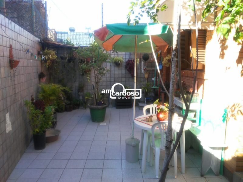 Casa com 3 quartos, 3 banheiros e 212m² à venda no bairro Jardim Floresta, Porto Alegre