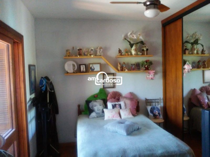 Casa com 3 quartos, 3 banheiros e 212m² à venda no bairro Jardim Floresta, Porto Alegre