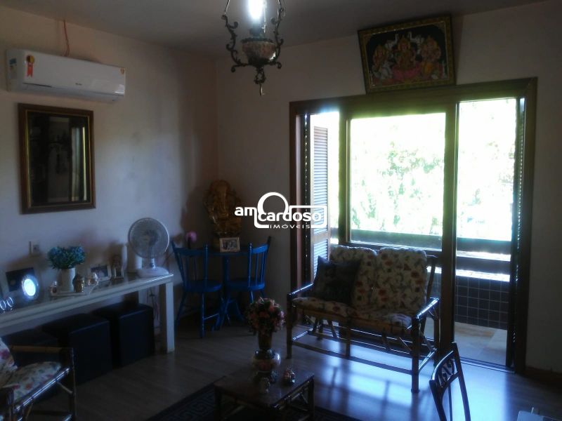 Casa com 3 quartos, 3 banheiros e 212m² à venda no bairro Jardim Floresta, Porto Alegre