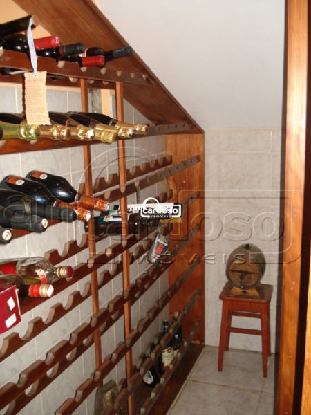Sobrado com 4 quartos, 3 banheiros e 217m² à venda no bairro Jardim Itu Sabara, Porto Alegre