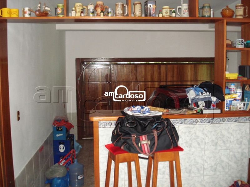 Sobrado com 4 quartos, 3 banheiros e 217m² à venda no bairro Jardim Itu Sabara, Porto Alegre