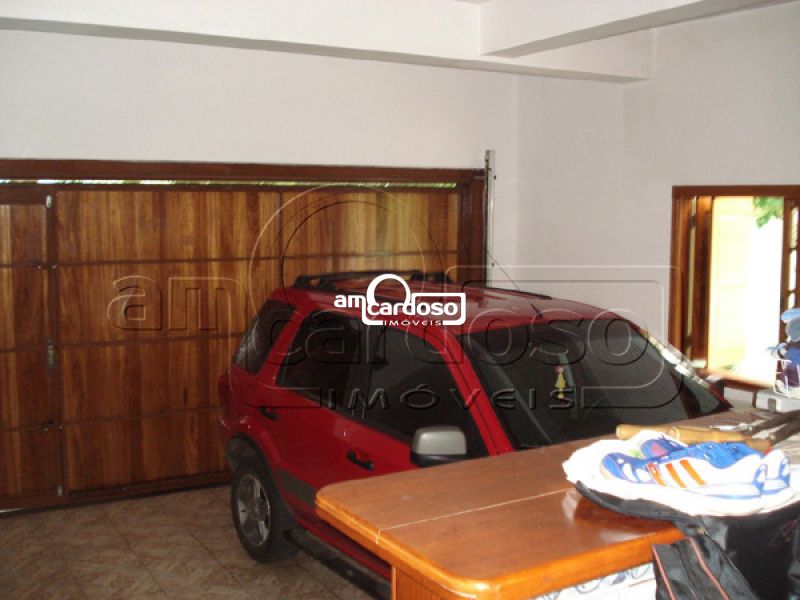 Sobrado com 4 quartos, 3 banheiros e 217m² à venda no bairro Jardim Itu Sabara, Porto Alegre