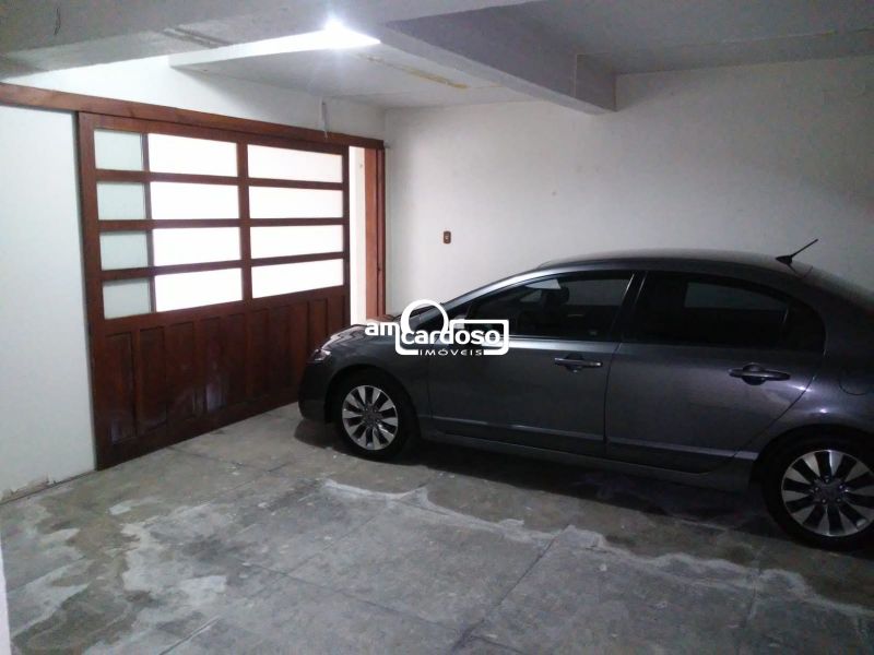 Casa com 5 quartos, 4 banheiros e 360m² à venda no bairro Jardim Lindoia, Porto Alegre