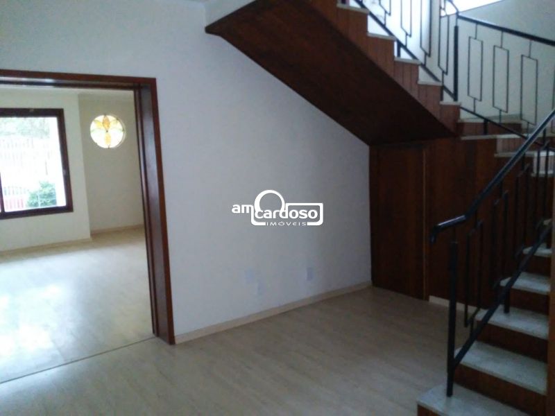 Casa com 5 quartos, 4 banheiros e 360m² à venda no bairro Jardim Lindoia, Porto Alegre
